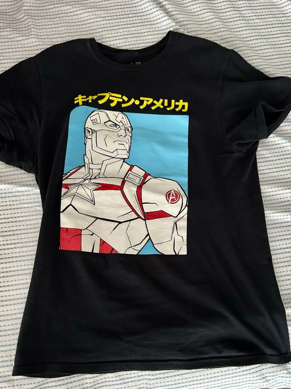 Marvel Avengers T shirt Size S Captain America Japanese Writing